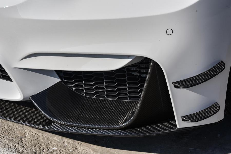 Детали экстерьера BMW M4 Coupe DTM Champion Edition 2017 года  (ZA) (фото 2 из 40)